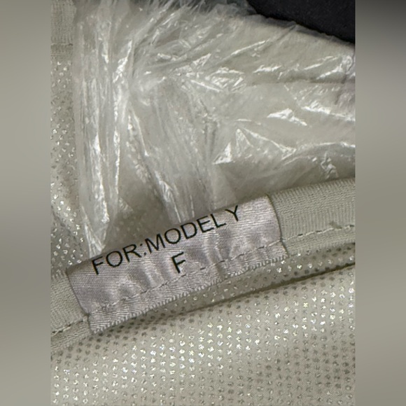 Tesla Model Y, car sunshade- New in bag - Picture 7 of 9